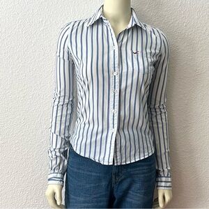 Hollister long-sleeve button-down shirt with a blue/white stripe pattern Size S